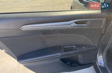 Седан Ford Fusion 2018 в 