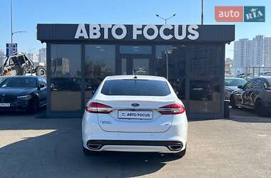 Седан Ford Fusion 2017 в 