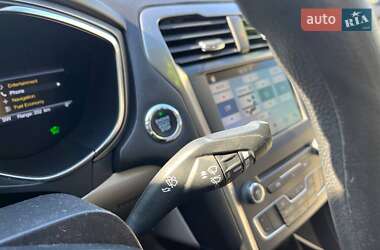 Седан Ford Fusion 2017 в 