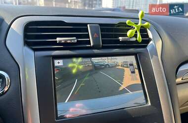 Седан Ford Fusion 2017 в 