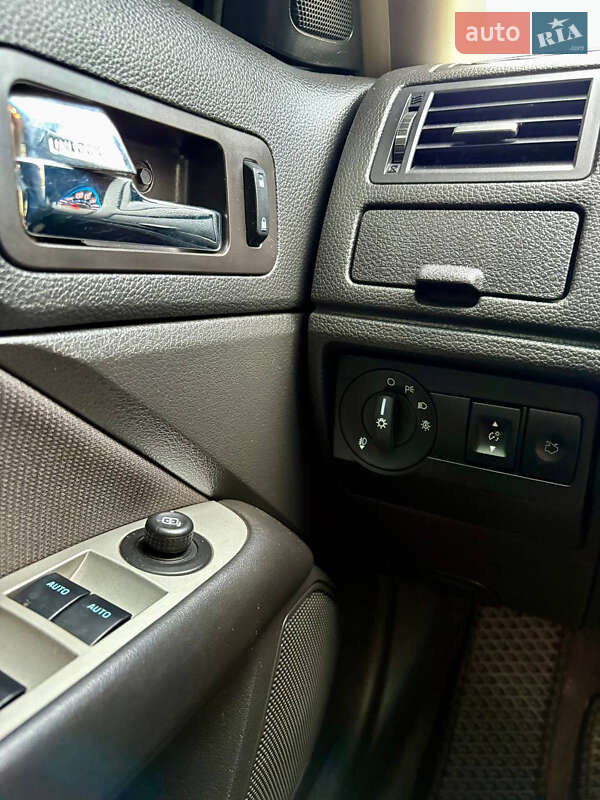 Седан Ford Fusion 2012 в Кропивницком