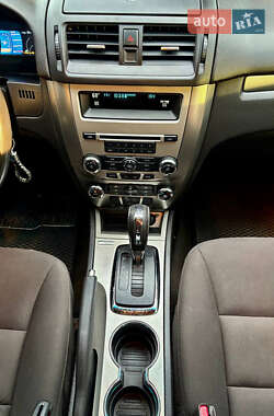 Седан Ford Fusion 2012 в 