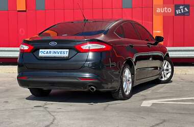 Седан Ford Fusion 2013 в 
