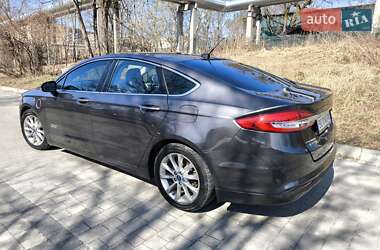Седан Ford Fusion 2016 в 