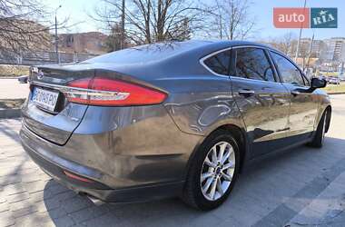 Седан Ford Fusion 2016 в 