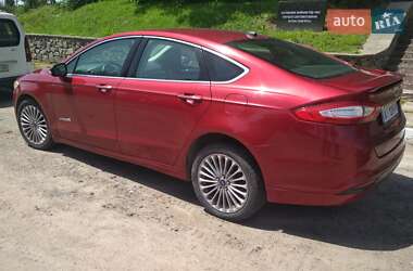 Седан Ford Fusion 2013 в 