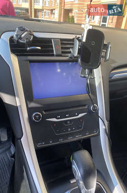 Седан Ford Fusion 2012 в 