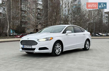 Седан Ford Fusion 2013 в 