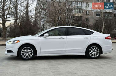 Седан Ford Fusion 2013 в 