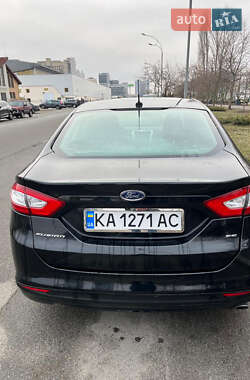 Седан Ford Fusion 2016 в 
