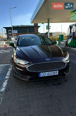 Седан Ford Fusion 2019 в 