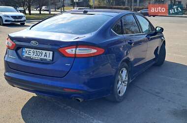 Седан Ford Fusion 2015 в 