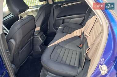 Седан Ford Fusion 2015 в 