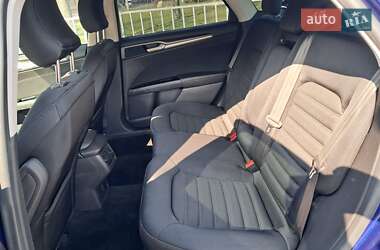Седан Ford Fusion 2015 в 