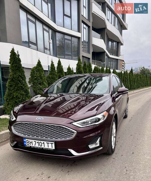 Седан Ford Fusion 2018 в 