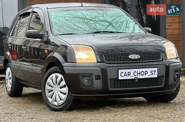 Хэтчбек Ford Fusion 2008 в 