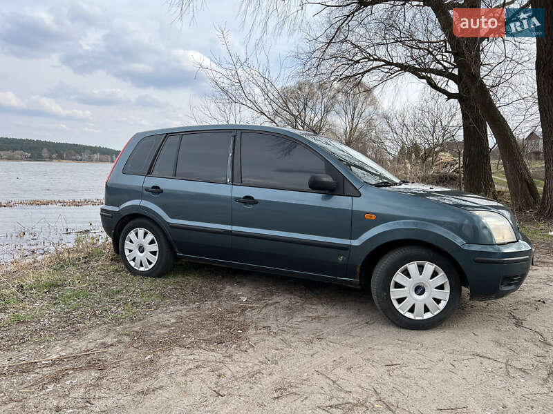 Хетчбек Ford Fusion 2003 в Дунаївцях
