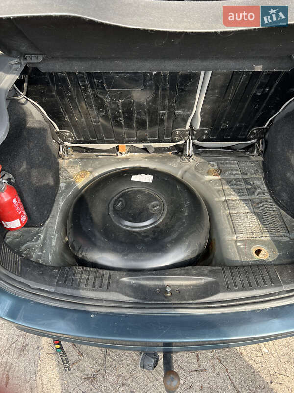 Хетчбек Ford Fusion 2003 в Дунаївцях