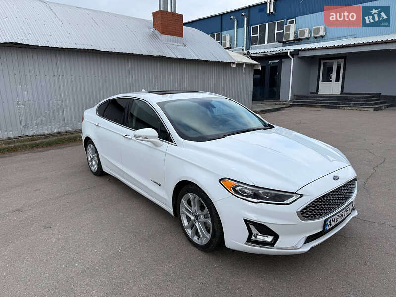 Седан Ford Fusion 2018 в 