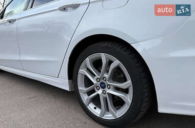 Седан Ford Fusion 2018 в 