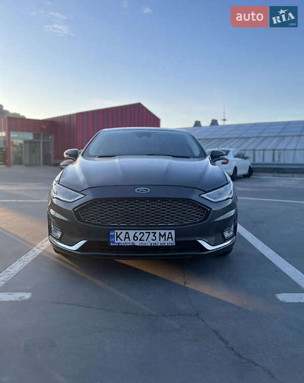 Седан Ford Fusion 2018 в Львове