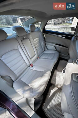 Седан Ford Fusion 2013 в 