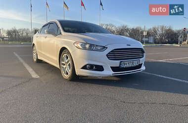 Седан Ford Fusion 2013 в 