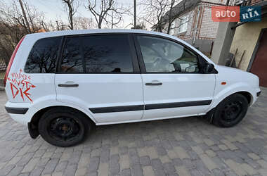 Хэтчбек Ford Fusion 2008 в 