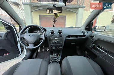 Хэтчбек Ford Fusion 2008 в 