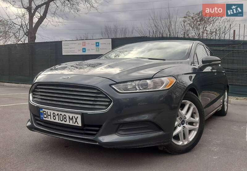 Седан Ford Fusion 2015 в 