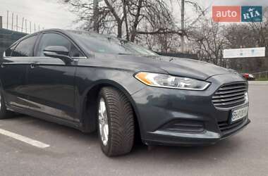 Седан Ford Fusion 2015 в 