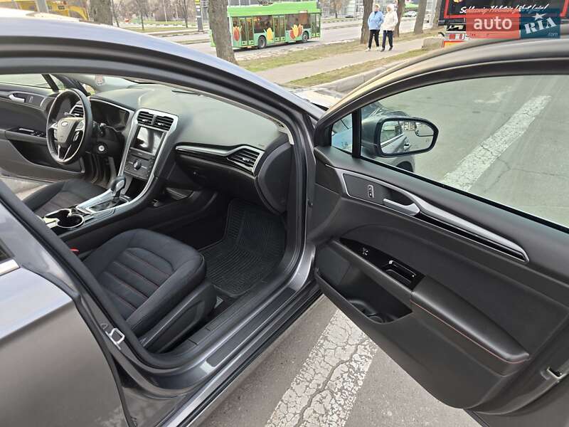 Седан Ford Fusion 2014 в Харькове