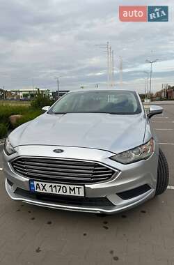 Седан Ford Fusion 2017 в 