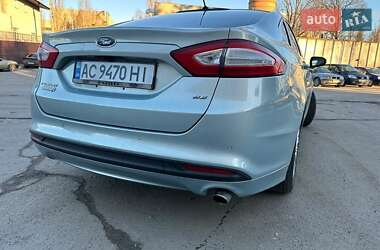 Седан Ford Fusion 2013 в 