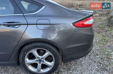 Седан Ford Fusion 2015 в 