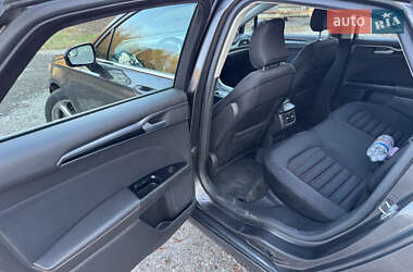 Седан Ford Fusion 2015 в 