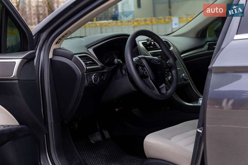 Седан Ford Fusion 2016 в Каменском