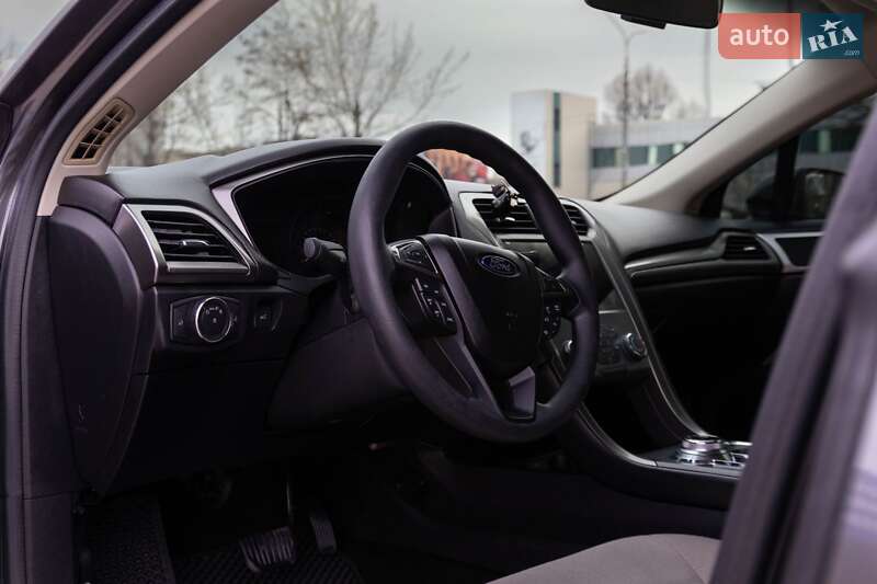 Седан Ford Fusion 2016 в Каменском