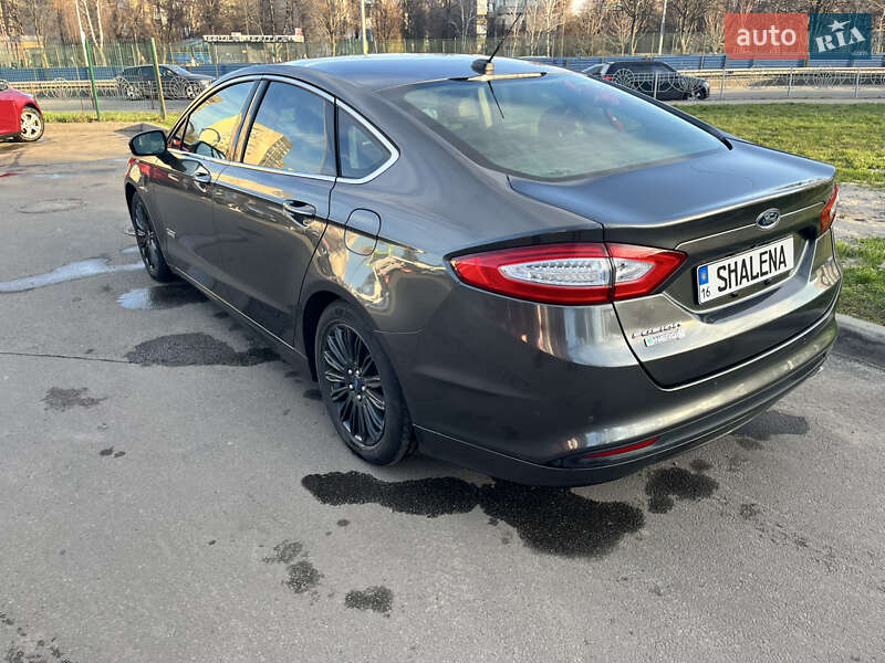 Седан Ford Fusion 2015 в Киеве