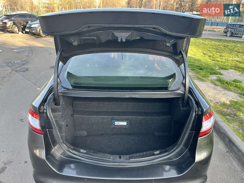 Седан Ford Fusion 2015 в Киеве
