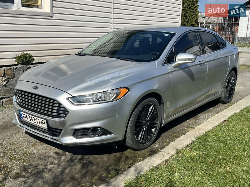 Седан Ford Fusion 2016 в 