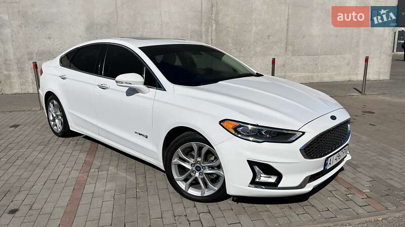 Седан Ford Fusion 2019 в Вишневом