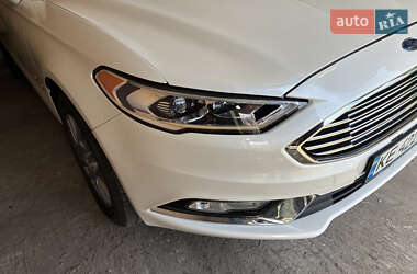 Седан Ford Fusion 2016 в 