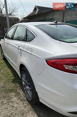 Седан Ford Fusion 2016 в 