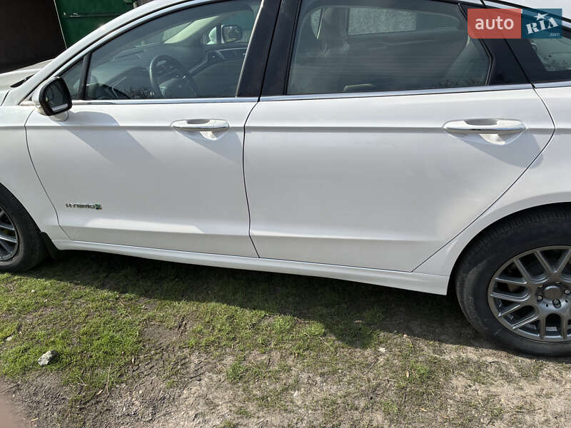 Седан Ford Fusion 2016 в Тернівці