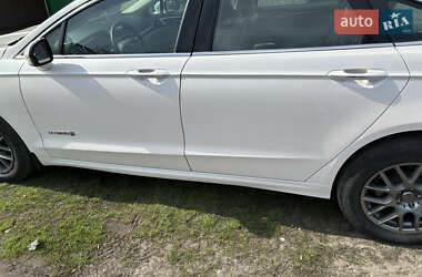 Седан Ford Fusion 2016 в 