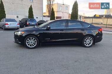 Седан Ford Fusion 2017 в 