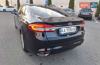 Седан Ford Fusion 2017 в 