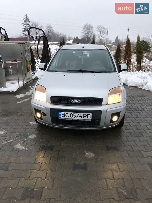 Хэтчбек Ford Fusion 2012 в Яворове