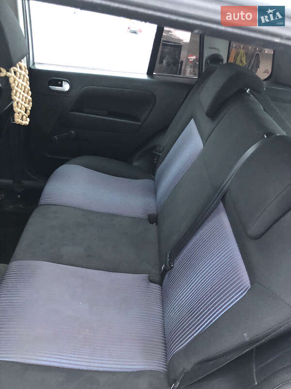 Хэтчбек Ford Fusion 2012 в Яворове